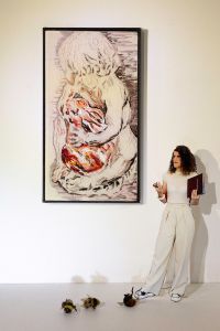 Musée privé imaginé Mädchen embroidery with artist